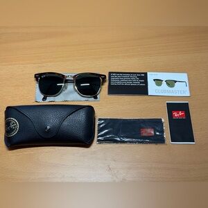 Ray-Ban Clubmaster Sunglasses with Tortoiseshell and Black Frame